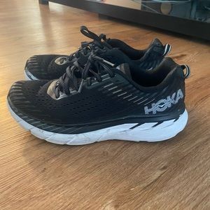 Black hoka Clifton used size 8